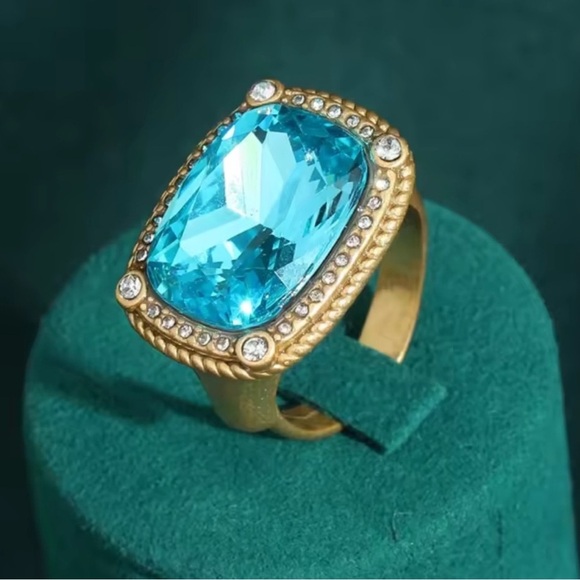 Anthropologie Jewelry - Antique Couture Exquisite Royal Blue Topaz 18K Gold Brass Ring